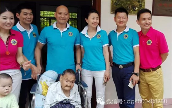 關(guān)愛老人我們在行動---左右手與深圳獅子會精英服務隊走近南山敬老院
