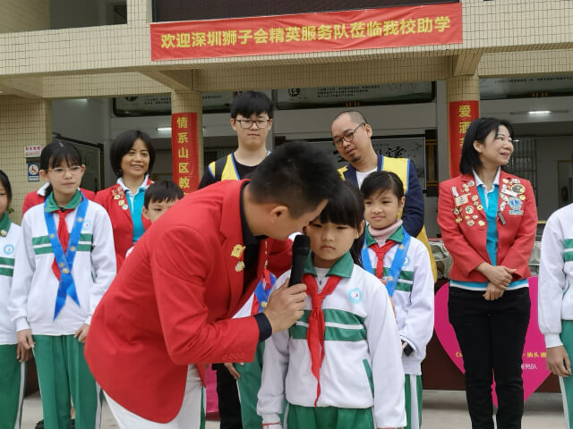 左右手創(chuàng)始人盧建華先生潮汕助學(xué)之行 - 讓愛伴隨他們成長！